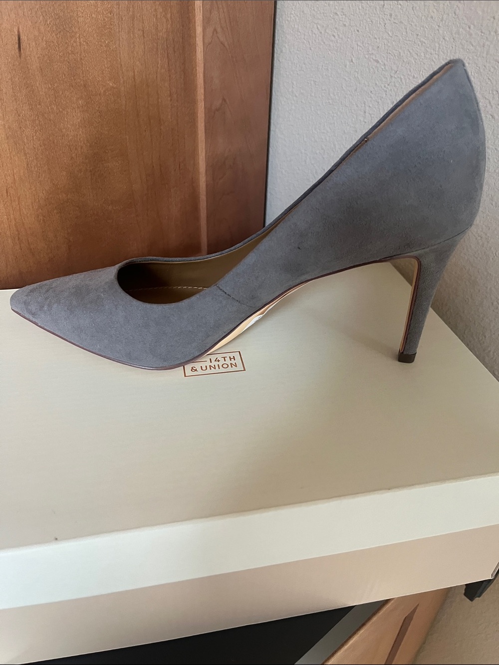 14th & Union Gray Suede Pointed Toe Pump